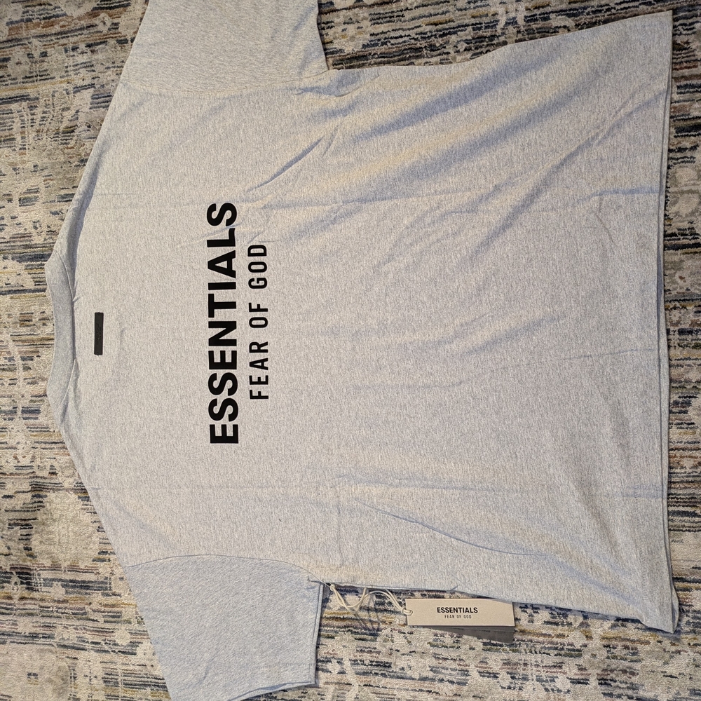 Essentials Fear Of God Light Heather Crewneck T-shirt - Picture 3 of 9
